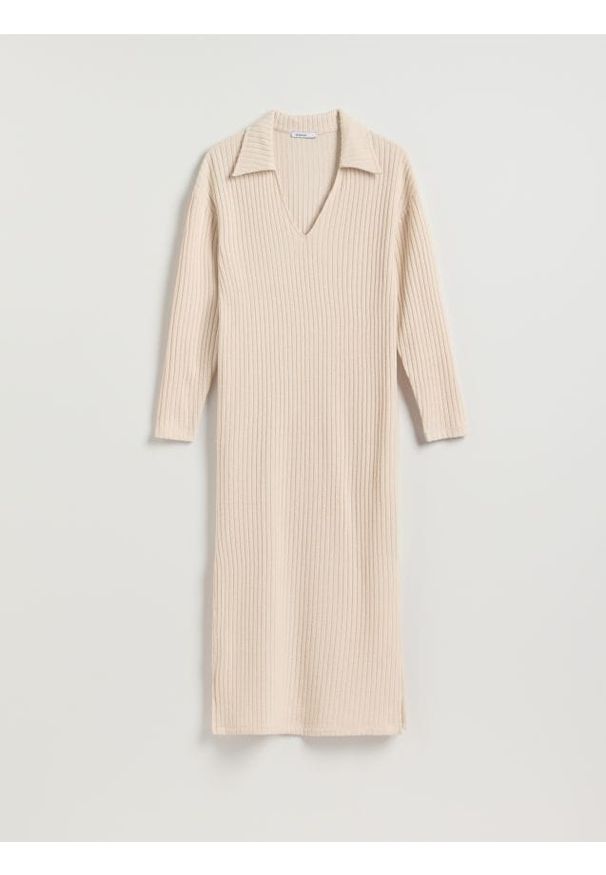 Reserved - Dzianinowa sukienka z wiskozą - beżowy. Kolor: beżowy. Materiał: dzianina, wiskoza. Typ sukienki: proste