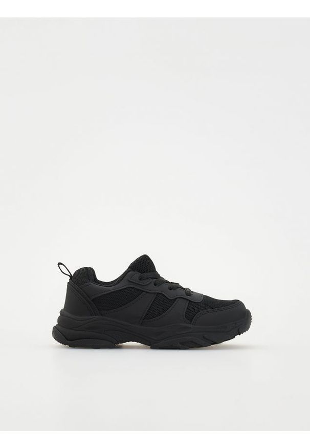 Reserved - Sneakersy na grubej podeszwie - czarny. Kolor: czarny. Materiał: materiał. Styl: sportowy