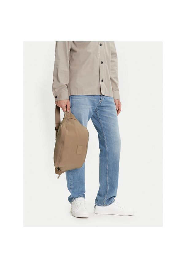 Nerka Calvin Klein Jeans. Kolor: beżowy