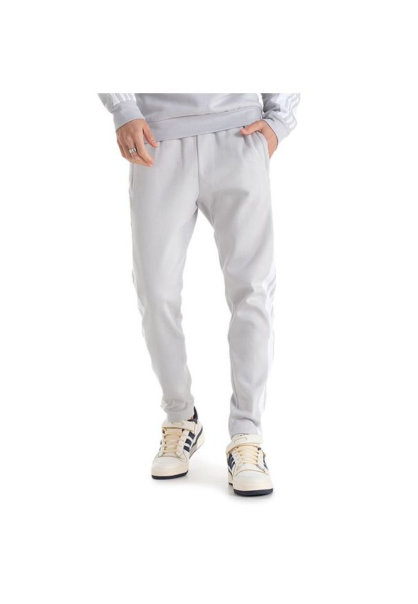 Adidas - Spodnie adidas Squadra 21 Sweat Pants GT6644 - szare. Kolor: szary. Materiał: bawełna, poliester, dresówka, materiał