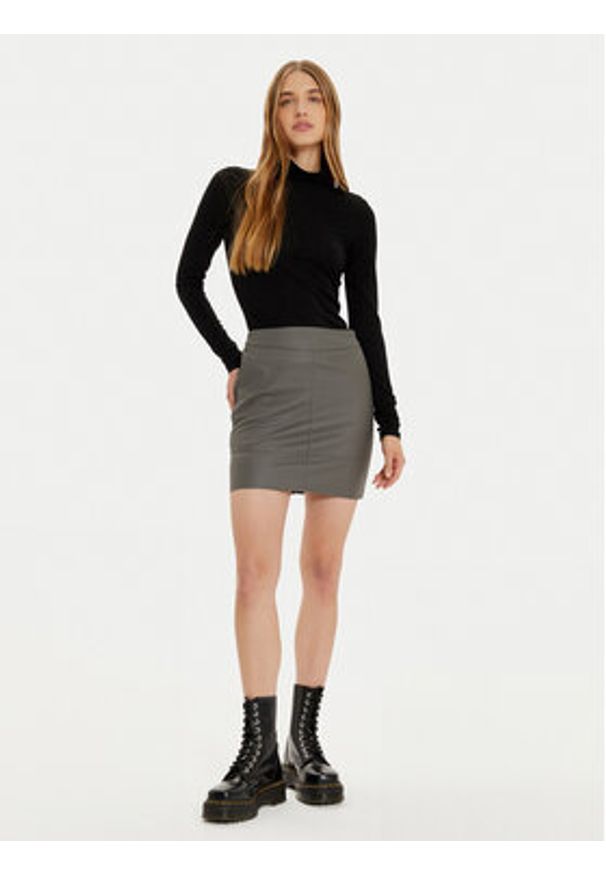 only - ONLY Spódnica z imitacji skóry Base 15164809 Szary Slim Fit. Kolor: szary. Materiał: skóra