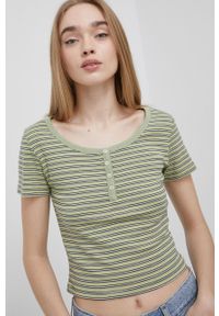 Levi's® - Levi's t-shirt bawełniany kolor zielony. Okazja: na spotkanie biznesowe. Kolor: zielony. Materiał: bawełna. Długość: krótkie. Styl: biznesowy #3