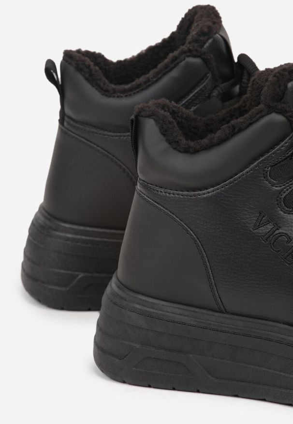 Born2be - Czarne Sneakersy na Platformie Ocieplane Futrem Leanelitia. Okazja: na co dzień. Kolor: czarny. Materiał: futro. Wzór: napisy, aplikacja. Obcas: na platformie