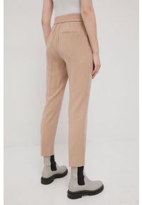 Hugo spodnie 50462909 damskie kolor beżowy proste high waist. Okazja: na co dzień. Stan: podwyższony. Kolor: beżowy. Materiał: tkanina, lyocell, materiał, jedwab. Styl: casual #2