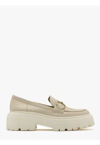 Ryłko - Kremowe mokasyny na grubej podeszwie. Nosek buta: okrągły. Kolor: beżowy. Materiał: skóra. Styl: street #1