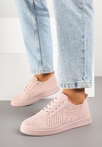 Renee - Różowe Sneakersy z Ażurowymi Wycięciami Telanoria. Okazja: na co dzień. Kolor: różowy. Materiał: jeans. Wzór: ażurowy. Sezon: lato. Obcas: na obcasie. Wysokość obcasa: niski #6