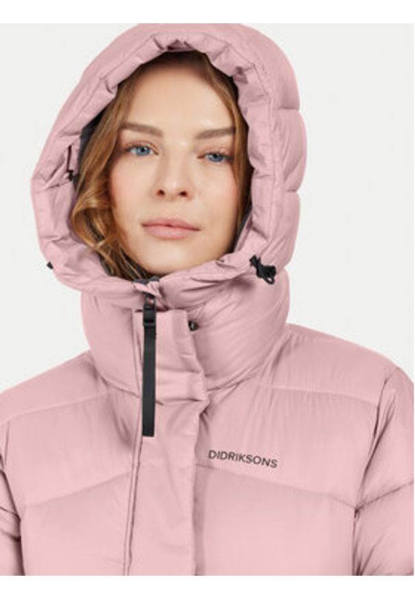 Didriksons Płaszcz zimowy Marion 505408 Różowy Regular Fit. Kolor: różowy. Materiał: syntetyk. Sezon: zima