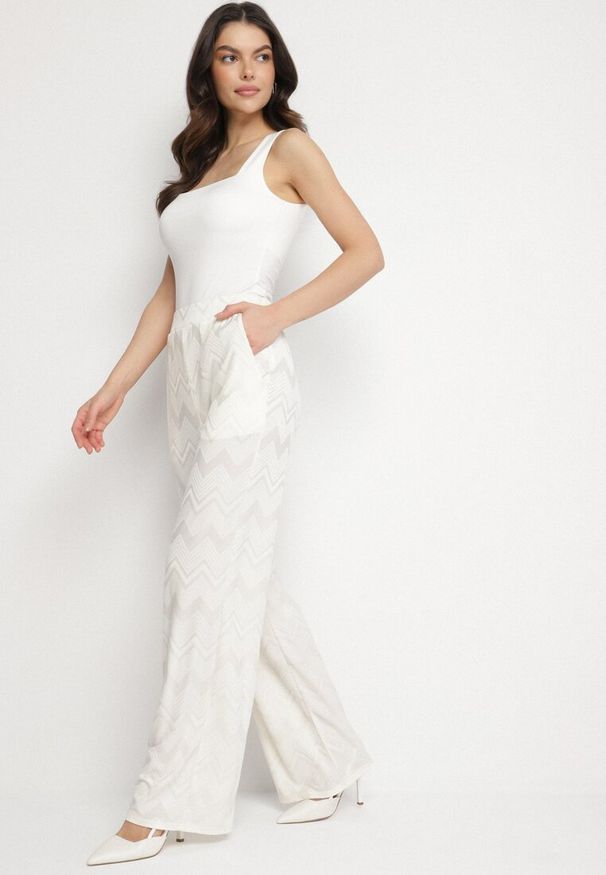 Born2be - Jasnobeżowe Szerokie Spodnie z Wiskozą i Wysokim Stanem Abriela. Okazja: na spacer, na co dzień. Stan: podwyższony. Kolor: beżowy. Materiał: wiskoza. Styl: klasyczny, casual, elegancki