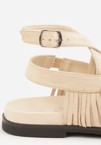 Renee - Beżowe Sandały Typu Rzymianki Ozdobione Frędzlami Casasos. Okazja: na co dzień. Kolor: beżowy. Materiał: koronka. Wzór: aplikacja. Sezon: lato. Styl: casual #5