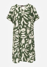 Born2be - Zielona Pudełkowa Sukienka z Wiskozy z Dekoltem w Serek w Abstrakcyjny Wzór Cresom. Okazja: na co dzień. Typ kołnierza: dekolt w serek. Kolekcja: plus size. Kolor: zielony. Materiał: wiskoza. Sezon: lato. Typ sukienki: dla puszystych, proste. Styl: casual #8
