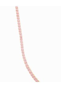 CRYSTAL HAZE - Naszyjnik wysadzany różowymi cyrkoniami Serena. Materiał: pozłacane, z mosiądzu. Kolor: fioletowy, wielokolorowy, różowy. Kamień szlachetny: cyrkonia