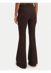 Adidas - adidas Legginsy Essentials KD3849 Brązowy Flared Leg. Kolor: brązowy. Materiał: bawełna, wiskoza #2