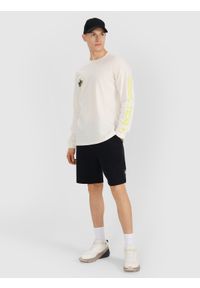 4f - 4F Longsleeve regular z nadrukiem męski - biały M. Okazja: na co dzień. Kolor: biały. Materiał: bawełna, materiał, jersey. Długość rękawa: długi rękaw. Długość: krótkie. Wzór: nadruk. Styl: klasyczny, sportowy, casual