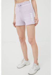 Guess szorty damskie kolor fioletowy z nadrukiem high waist. Stan: podwyższony. Kolor: fioletowy. Wzór: nadruk #4