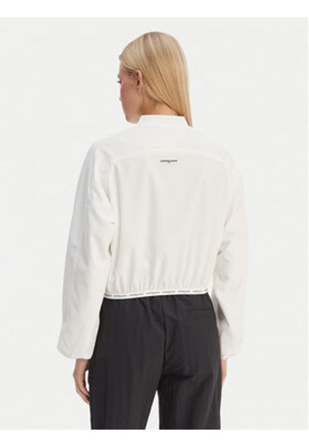Tommy Jeans Kurtka bomber DW0DW22323 Biały Regular Fit. Kolor: biały. Materiał: syntetyk