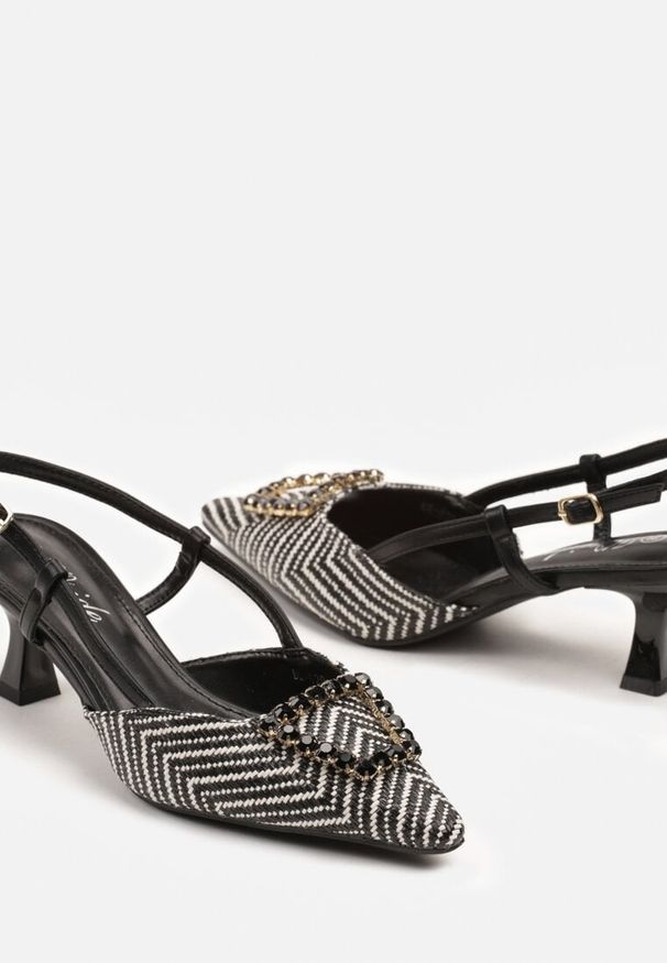 Born2be - Czarne Eleganckie Sandały na Obcasie Typu Kaczuszka z Aplikacją Eleadella. Okazja: na co dzień. Zapięcie: sprzączka. Kolor: czarny. Materiał: jeans. Wzór: aplikacja. Obcas: na obcasie. Styl: elegancki. Wysokość obcasa: średni