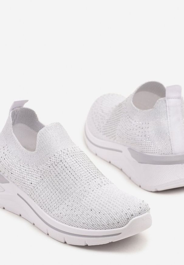 Born2be - Białe Buty Sportowe z Cyrkoniami przed Kostkę z Elastyczną Cholewką Telanissea. Okazja: na co dzień. Wysokość cholewki: przed kostkę. Kolor: biały. Materiał: jeans. Szerokość cholewki: normalna