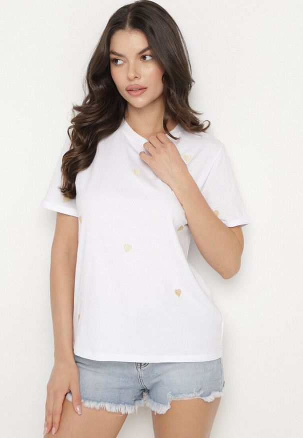 Born2be - Biało-Beżowy T-shirt z Bawełny w Serca Kolavelle. Okazja: na co dzień, na spacer. Kolor: biały. Materiał: bawełna. Styl: klasyczny, casual