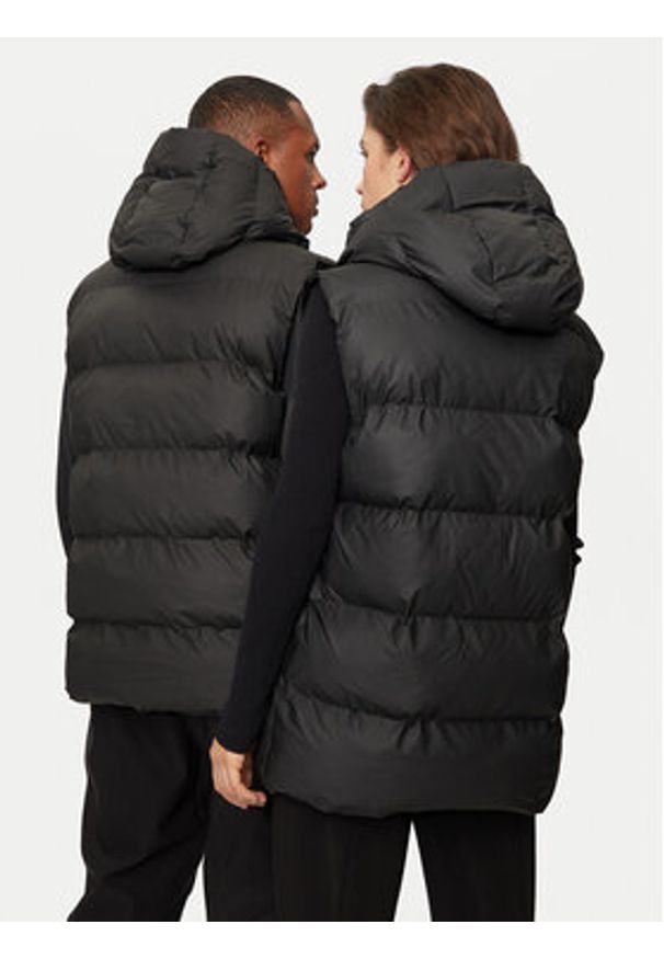 Rains Bezrękawnik 15140 Czarny Regular Fit. Kolor: czarny. Materiał: syntetyk. Długość rękawa: bez rękawów