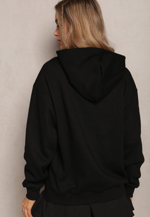 Renee - Czarna Bluza o Fasonie Klasycznej Kangurki z Kapturem Lunamoon. Typ kołnierza: kaptur. Kolor: czarny. Styl: klasyczny