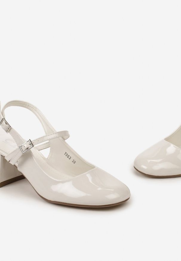Born2be - Białe Lakierowane Czółenka z Dwoma Cienkimi Paskami Olenora. Zapięcie: pasek. Kolor: biały. Materiał: lakier. Wzór: paski. Obcas: na obcasie. Styl: wizytowy. Wysokość obcasa: średni