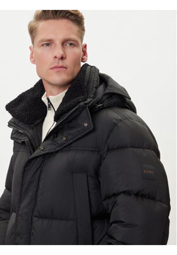 BOSS Kurtka zimowa Omont 50543617 Czarny Oversize. Kolor: czarny. Materiał: syntetyk. Sezon: zima
