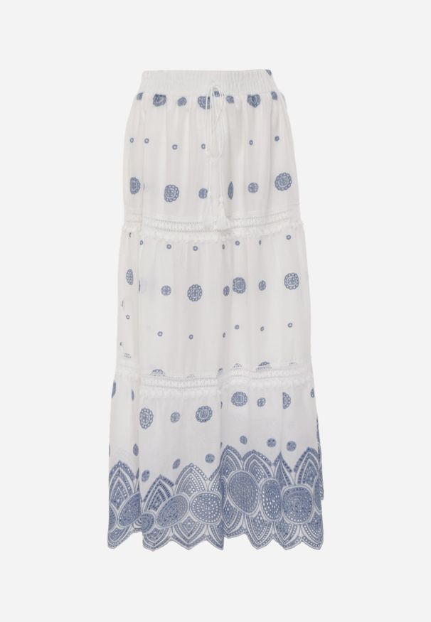 Renee - Biało-Niebieska Bawełniana Spódnica Casual w Stylu Boho Ozdobiona Wycięciami i Haftowanymi Wzorami Hermat. Okazja: na co dzień. Stan: podwyższony. Kolor: niebieski. Materiał: bawełna. Wzór: aplikacja, haft. Styl: boho, casual