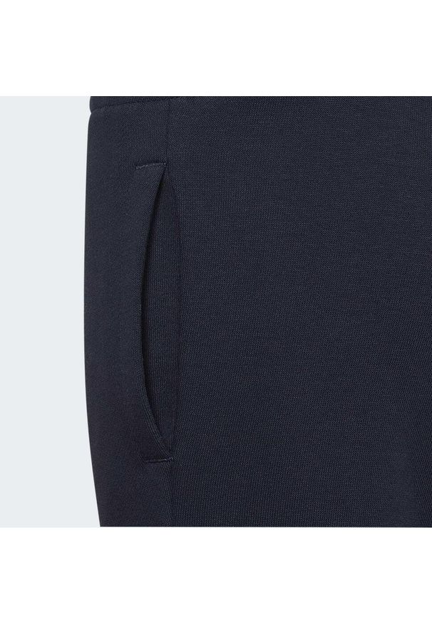 Adidas - Essentials Logo French Terry Jogger Set. Kolor: biały, wielokolorowy, niebieski. Materiał: dresówka, materiał. Styl: sportowy
