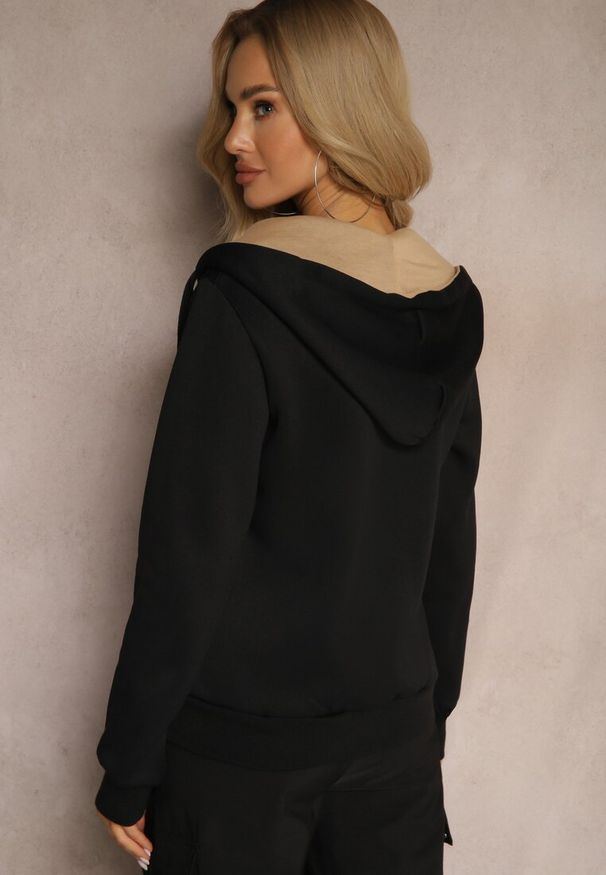 Renee - Czarna Bluza Rozpinana z Dodatkiem Bawełny Ozdobiona Kontrastowym Kapturem Arstoia. Okazja: na co dzień. Kolor: czarny. Materiał: bawełna. Długość rękawa: długi rękaw. Długość: długie. Wzór: aplikacja. Styl: sportowy, elegancki, casual