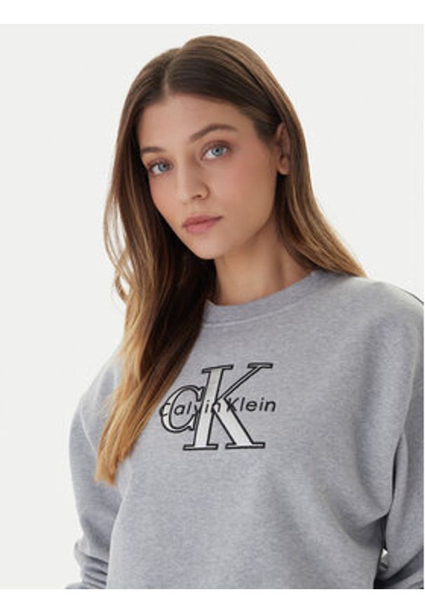 Calvin Klein Jeans Bluza Foil Monologo LV047E825G Szary Regular Fit. Kolor: szary. Materiał: bawełna