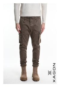 Xagon Man Spodnie | A2503 2CR4076 | Mężczyzna | Brązowy. Okazja: na co dzień. Kolor: brązowy. Materiał: elastan, bawełna. Styl: vintage, casual, elegancki