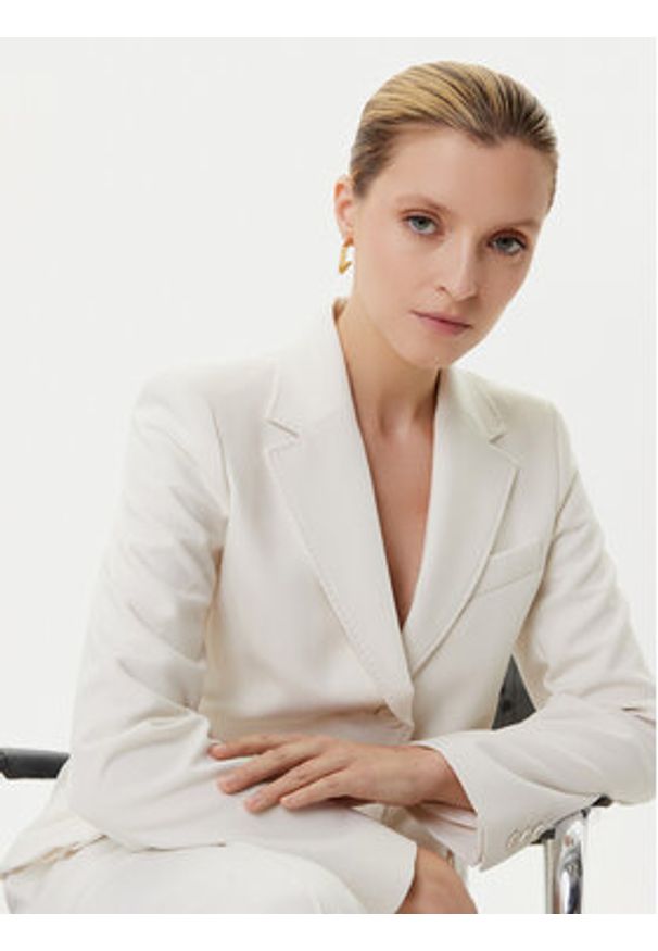 Elisabetta Franchi Kolczyki OR-04A-56E2-V140 Złoty. Materiał: metalowe. Kolor: złoty