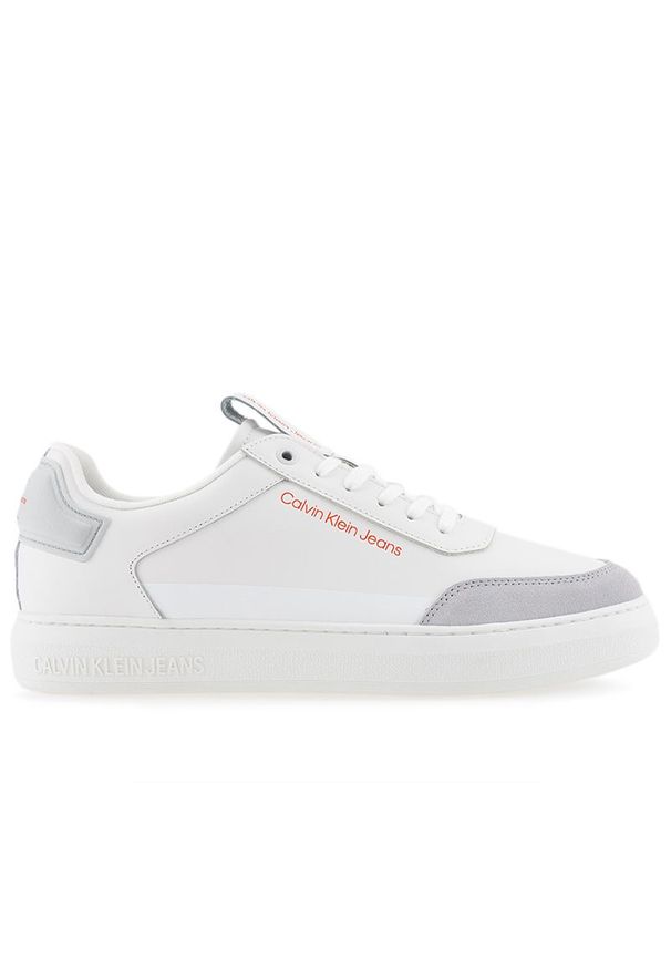 Buty Calvin Klein Casual Cupsole YM0YM00670-0LG - białe. Okazja: na co dzień. Zapięcie: sznurówki. Kolor: biały. Materiał: guma, materiał, skóra, syntetyk. Szerokość cholewki: normalna