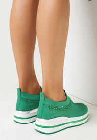 Born2be - Zielone Buty Sportowe Artemika. Okazja: na co dzień. Nosek buta: okrągły. Kolor: zielony. Materiał: materiał. Szerokość cholewki: normalna. Wzór: aplikacja #2