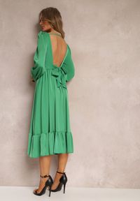 Renee - Zielona Sukienka Midi z Falbanką na Dole i Supełkiem przy Trójkątnym Dekolcie Nimalisa. Kolor: zielony. Typ sukienki: rozkloszowane. Długość: midi #2