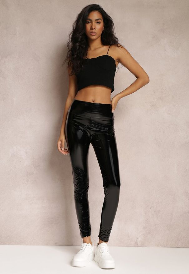 Renee - Czarne Legginsy Lakierowane Erpholnen. Stan: podwyższony. Kolor: czarny. Materiał: lakier. Długość: długie. Wzór: jednolity. Styl: rockowy