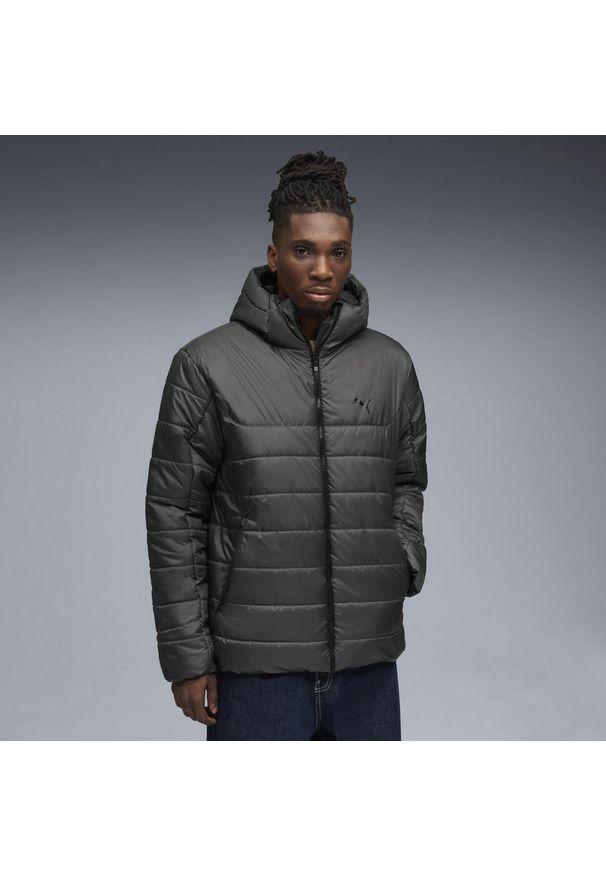 Puma - Męska kurtka wyściełana Essentials z kapturem PUMA. Typ kołnierza: kaptur. Kolor: szary. Materiał: puch. Sport: turystyka piesza