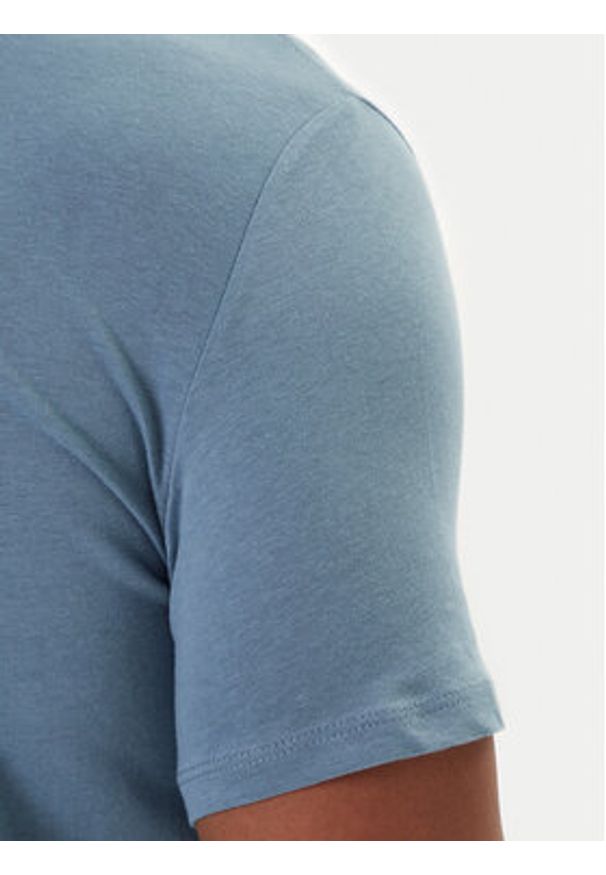 Mustang T-Shirt Austin 1016858 Niebieski Regular Fit. Kolor: niebieski. Materiał: bawełna