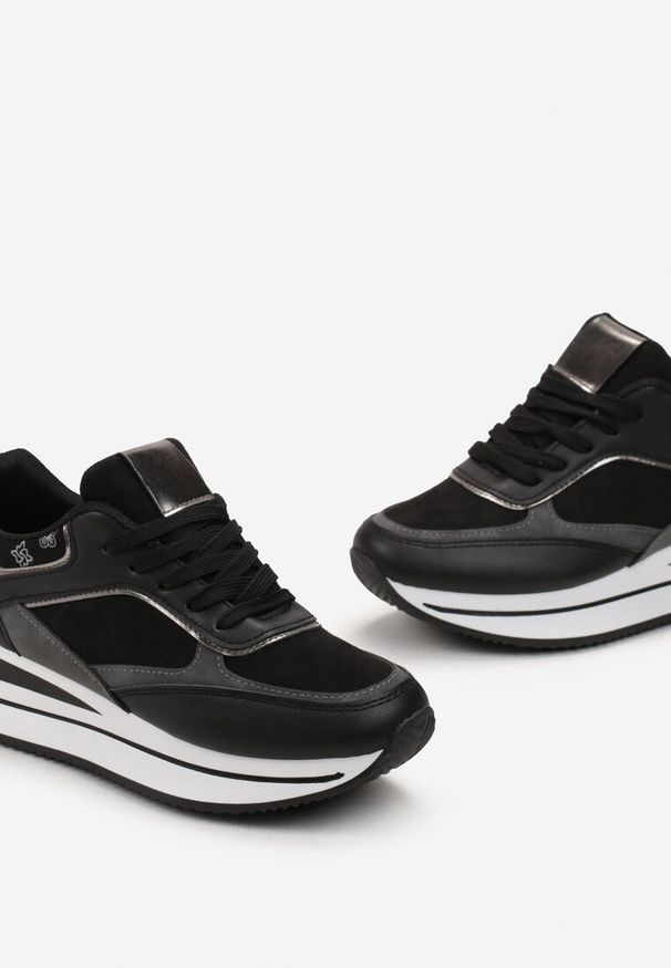 Renee - Czarne Sneakersy na Grubej Podeszwie z Metalicznymi Wstawkami Venussa. Okazja: na co dzień. Kolor: czarny. Obcas: na platformie
