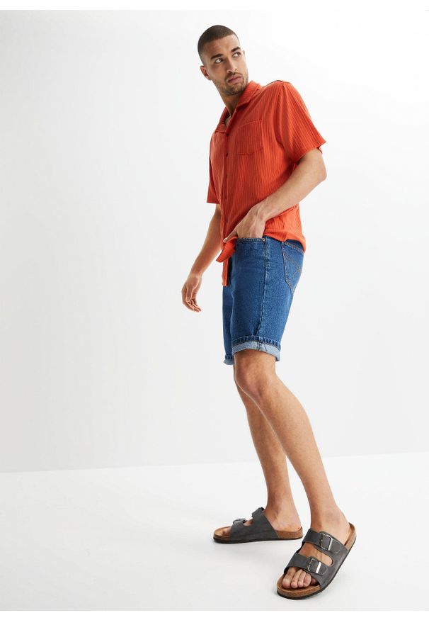bonprix - Bermudy dżinsowe z wygodnym pasem, classic fit. Kolor: niebieski