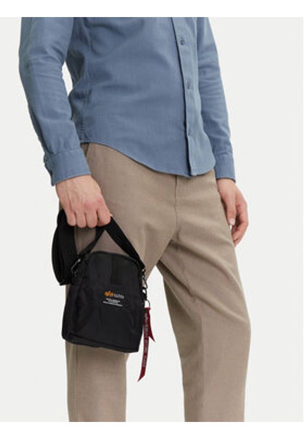 Alpha Industries Saszetka Crew Carry Bag 196924 Czarny. Kolor: czarny. Materiał: materiał