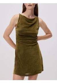 Reserved - Sukienka mini z marszczeniem - ciemnozielony. Kolor: zielony. Materiał: wiskoza, dzianina. Długość: mini #1