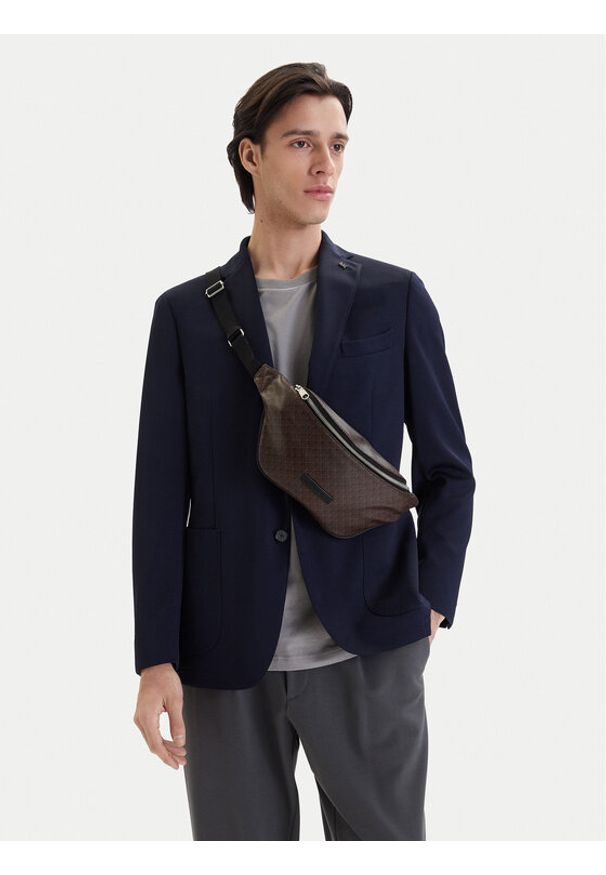 Calvin Klein Nerka Emblem Aop Coated Waistbag LV04D3135G Brązowy. Kolor: brązowy. Materiał: skóra