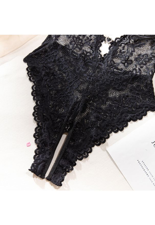 Intica - Komplet bielizny koronkowej z baskinką na romantyczne wieczory Sunnefa. Kolor: czarny. Materiał: koronka. Wzór: koronka