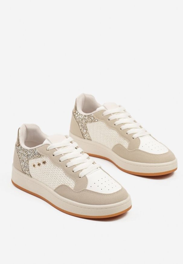 Born2be - Beżowe Sneakersy z Ozdobnymi Przeszyciami w Streetwearowym Stylu Neoniela. Okazja: na co dzień. Kolor: beżowy. Materiał: jeans. Szerokość cholewki: normalna. Wzór: aplikacja. Obcas: na obcasie. Wysokość obcasa: niski