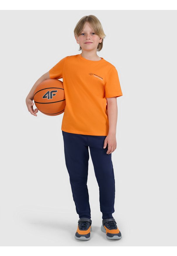 4f - 4F T-shirt regular z nadrukiem chłopięcy - pomarańczowy 146 (10-11 lat). Okazja: na co dzień. Kolor: pomarańczowy. Materiał: dzianina, jersey, bawełna. Długość rękawa: krótki rękaw. Długość: krótkie. Wzór: nadruk. Sezon: lato. Styl: casual, klasyczny, sportowy