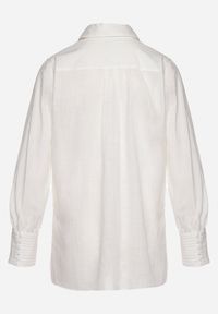 Born2be - Biała Bawełniana Koszula z Delikatnymi Haftowanymi Wstawkami Leordia. Kolor: biały. Materiał: bawełna. Wzór: haft #6