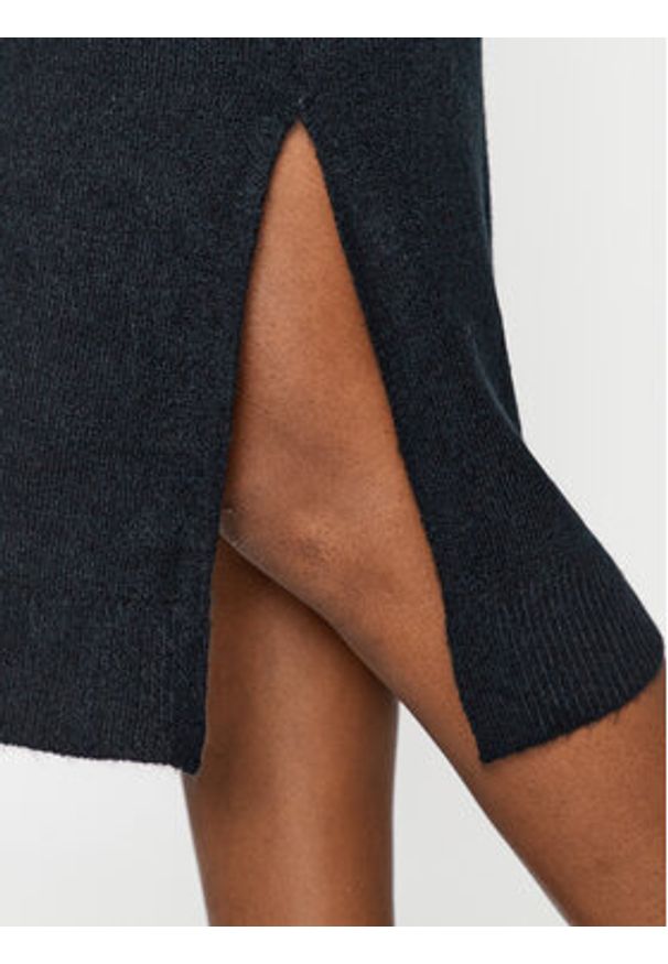 Vero Moda Sukienka dzianinowa 10291689 Czarny Relaxed Fit. Kolor: czarny. Materiał: syntetyk