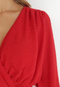 Born2be - Czerwona Sukienka Pronynome. Kolor: czerwony. Materiał: tkanina, guma. Wzór: aplikacja. Typ sukienki: kopertowe. Długość: mini #4