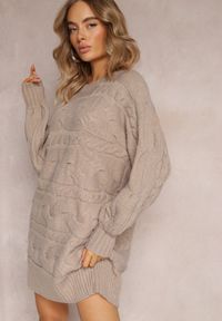 Renee - Ciemnobeżowy Długi Sweter Oversize z Wypukłym Splotem All Over Somet. Kolor: beżowy. Długość: długie. Wzór: ze splotem. Styl: elegancki #3